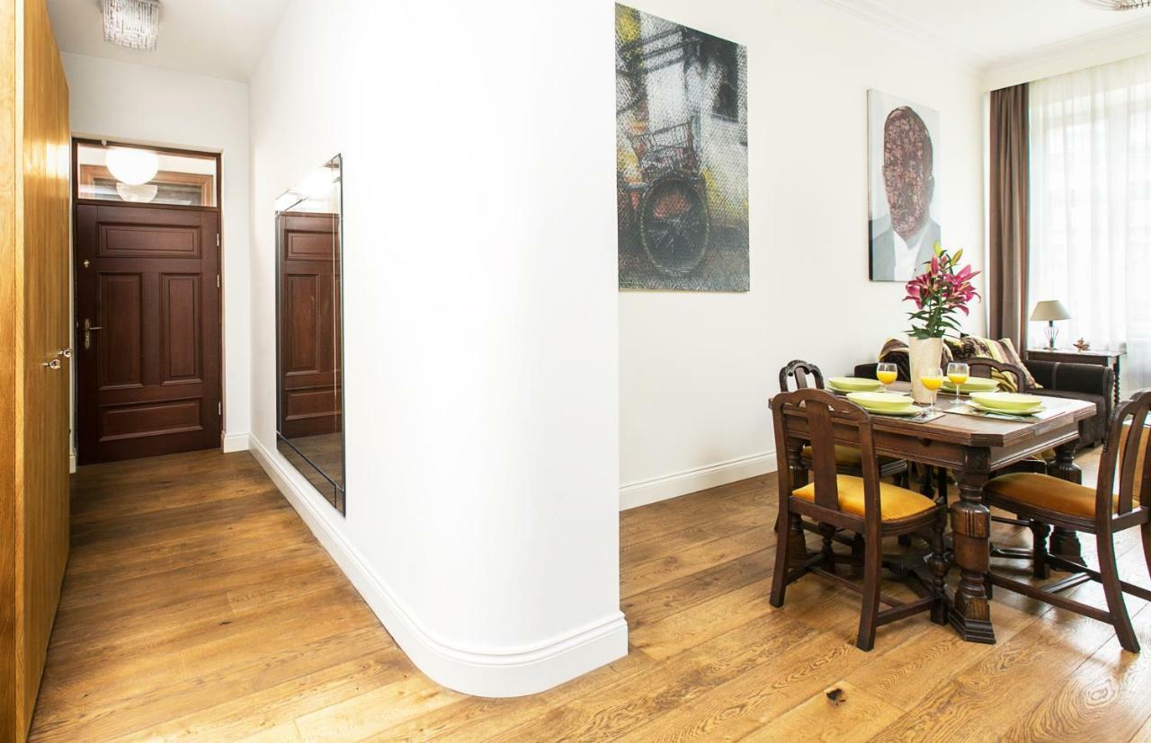 Old Town Brigue Apartment By Otium كراكوفيا المظهر الخارجي الصورة