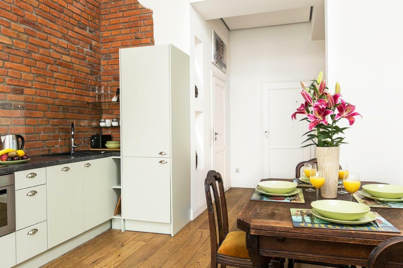 Old Town Brigue Apartment By Otium كراكوفيا المظهر الخارجي الصورة