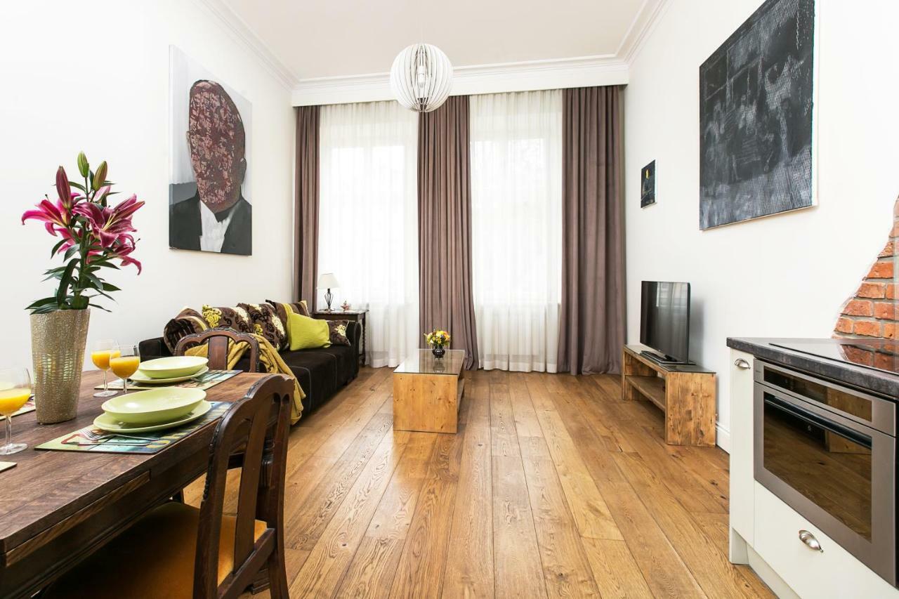 Old Town Brigue Apartment By Otium كراكوفيا المظهر الخارجي الصورة