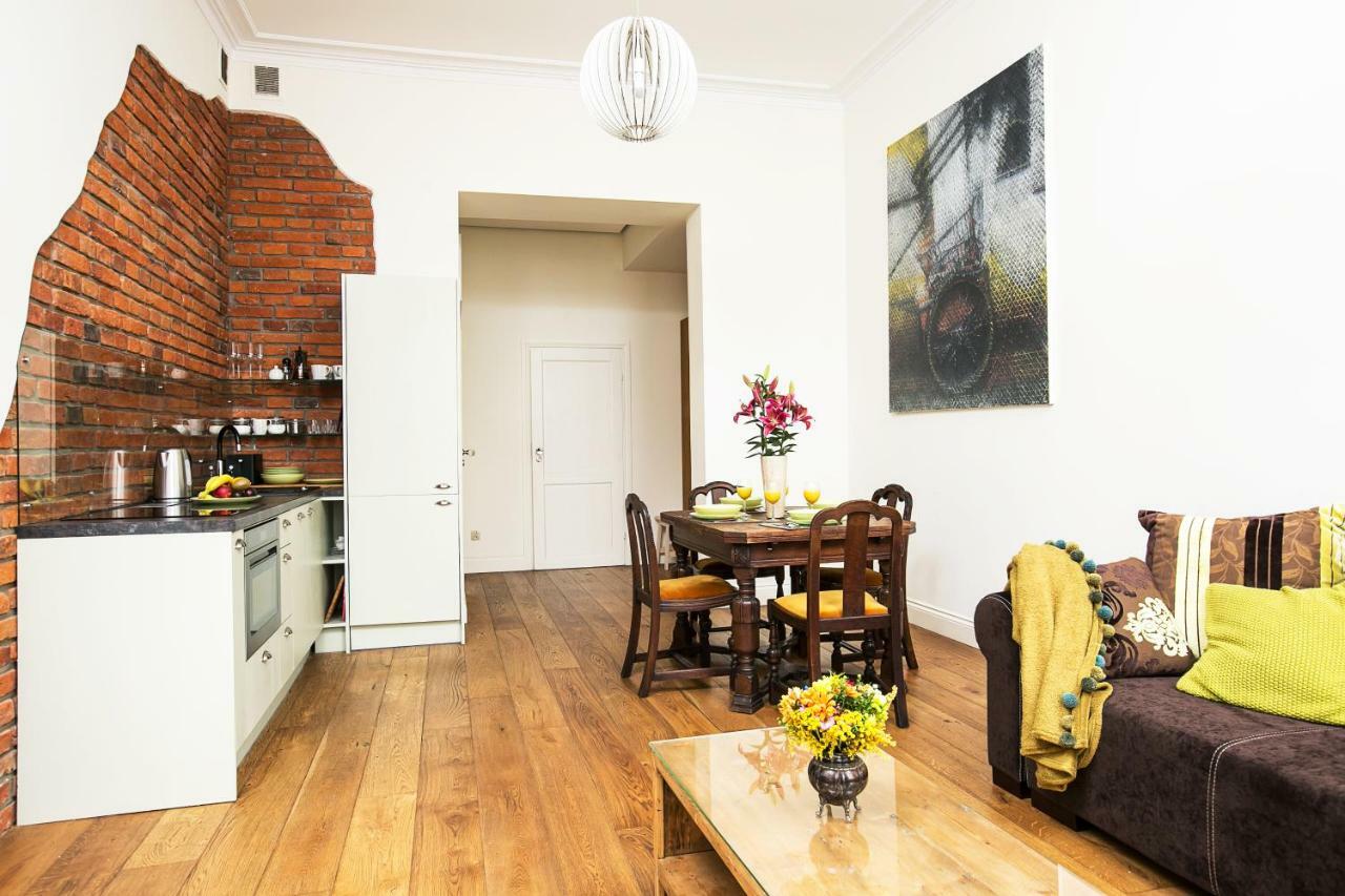 Old Town Brigue Apartment By Otium كراكوفيا المظهر الخارجي الصورة