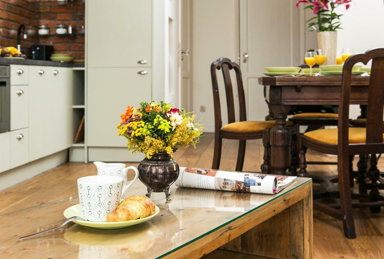 Old Town Brigue Apartment By Otium كراكوفيا المظهر الخارجي الصورة