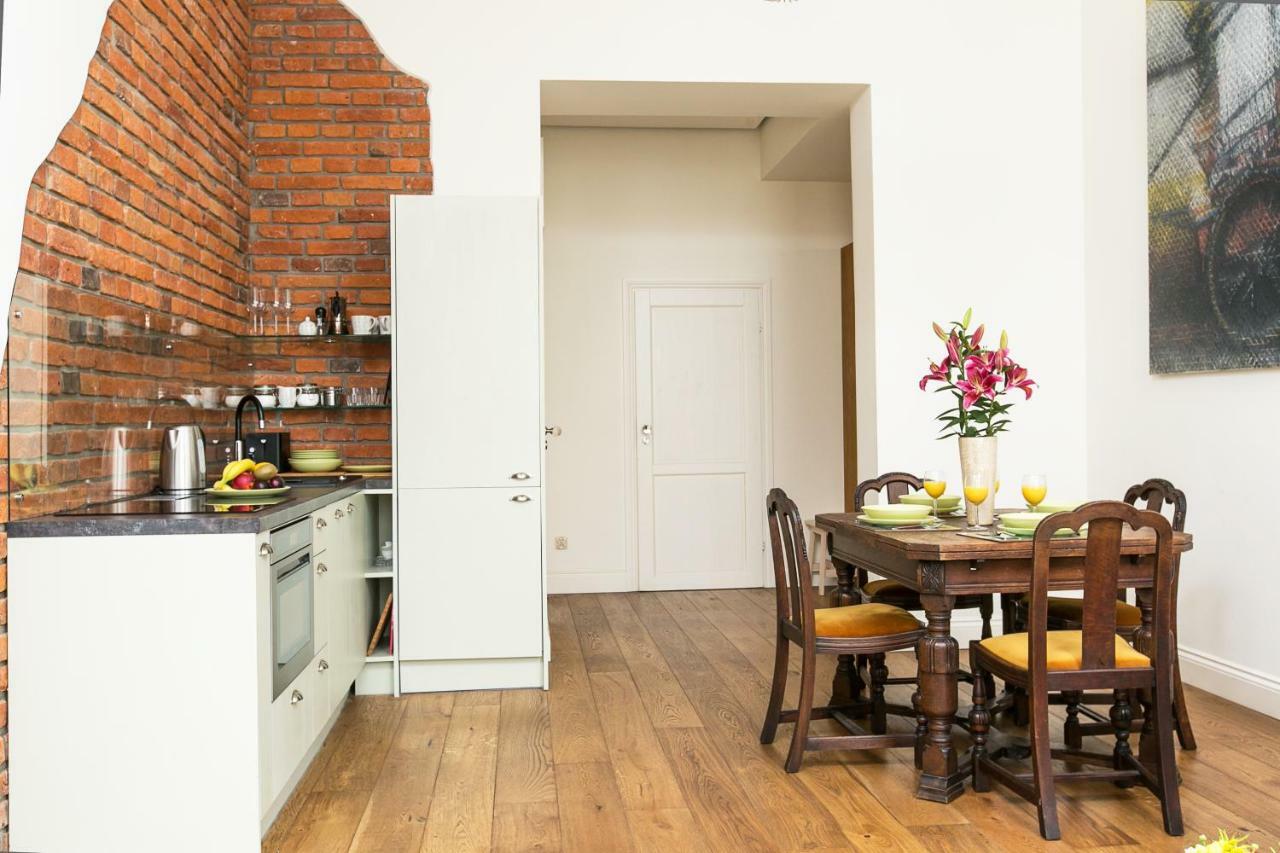 Old Town Brigue Apartment By Otium كراكوفيا المظهر الخارجي الصورة