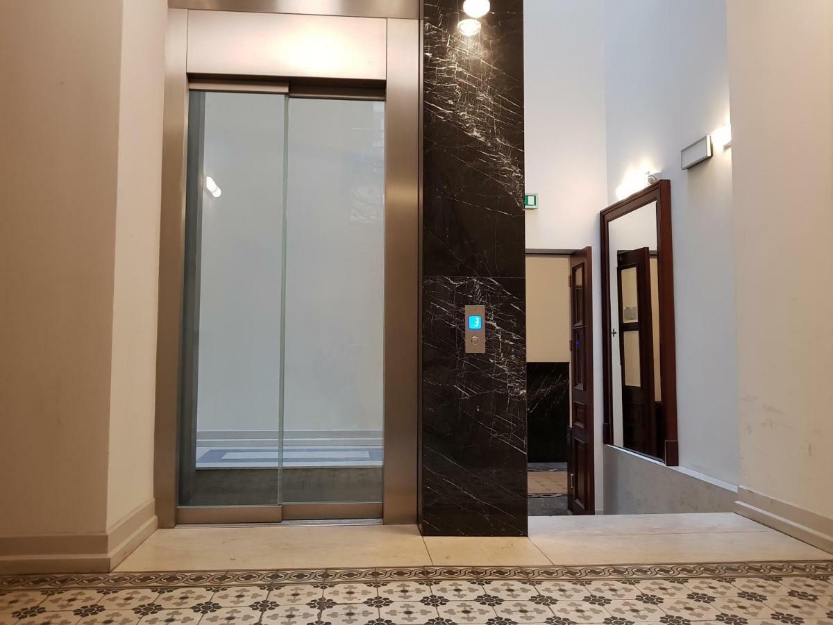 Old Town Brigue Apartment By Otium كراكوفيا المظهر الخارجي الصورة